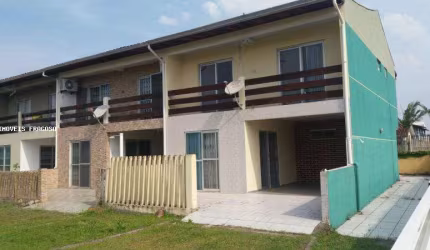 Sobrado para Venda em Guaratuba, Coroados, 3 dormitórios, 2 banheiros, 1 vaga