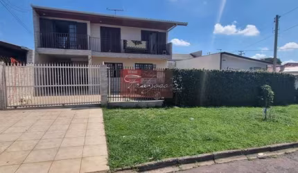 Sobrado para Venda em Curitiba, Uberaba, 3 dormitórios, 1 suíte, 3 banheiros, 8 vagas