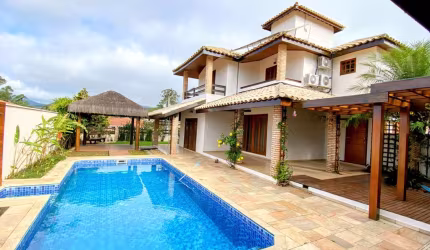 Casa com 3 quartos à venda no Aruã, Mogi das Cruzes  por R$ 2.590.000