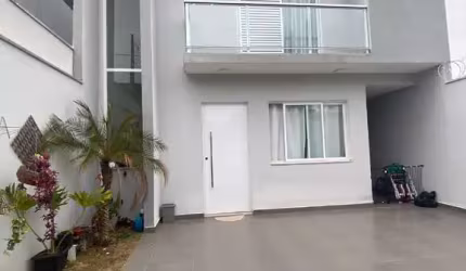 Casa com 3 quartos à venda no Villa Di Cesar, Mogi das Cruzes  por R$ 780.000