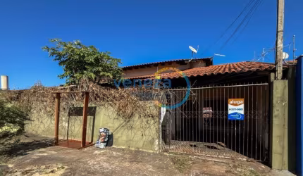 Casa Residencial com 3 quartos  à venda, 267.78 m2 por R$570000.00  - California - Londrina/PR
