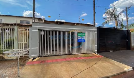 Casa Residencial com 3 quartos  à venda, 116.00 m2 por R$330000.00  - Pacaembu - Londrina/PR