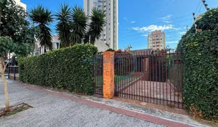 Casa Comercial à venda, 365.00 m2 por R$2200000.00  - Centro - Londrina/PR