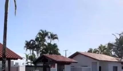 Casa Residencial com 5 quartos  à venda, 170.00 m2 por R$950000.00  - Centro - Itapoa/SC