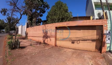 Casa Residencial com 3 quartos  à venda, 250.00 m2 por R$950000.00  - Siam - Londrina/PR