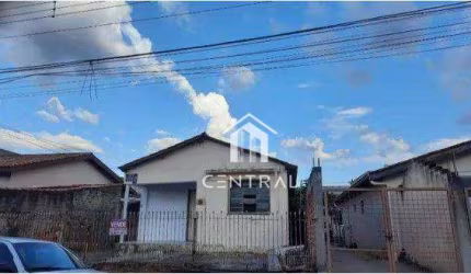 Vendo casa com ótimo terreno e local.