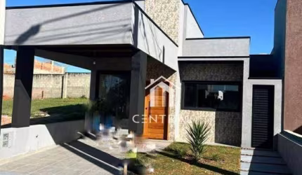 Casa com excelente acabamento em condomínio fechado