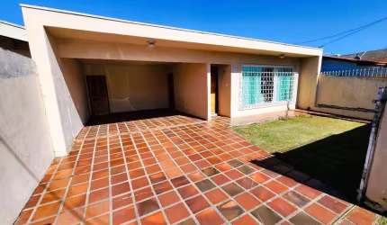 Casa para Venda em Curitiba, Bairro Alto, 4 dormitórios, 1 suíte, 3 banheiros, 4 vagas