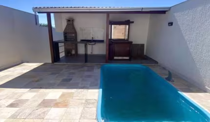 Casa Mobiliada com Piscina e Churrasqueira a 5 min da Praia