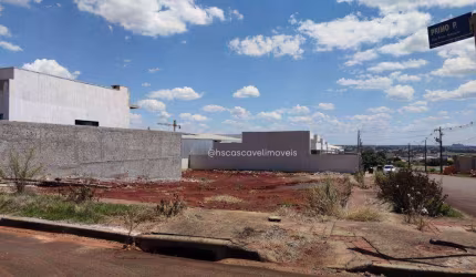 Terreno de esquina no Jardim Piovesan