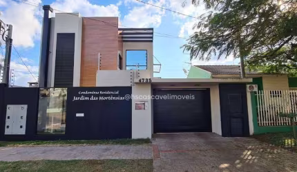 Sobrado no Canadá em condomínio residencial