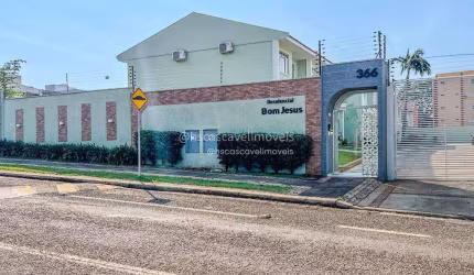 Sobrado com 3 dormitórios à venda, 113 m² por R$ 750.000,00 - Região do Lago 1 - Cascavel/PR