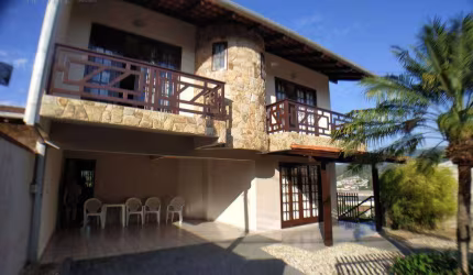 Casa com 4 dormitórios à venda, 311 m² por R$ 890.000,00 - Garcia - Blumenau/SC