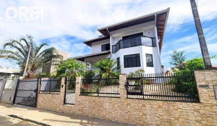 Casa com 5 dormitórios à venda, 269 m² por R$ 1.100.000,00 - Bela Vista - Gaspar/SC