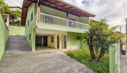 Casa com 3 dormitórios à venda, 237 m² por R$ 750.000,00 - Velha - Blumenau/SC