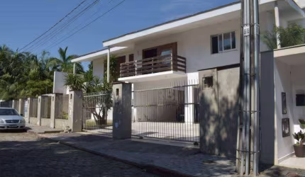 Casa com 4 dormitórios à venda, 836 m² por R$ 2.700.000,00 - Jardim Blumenau - Blumenau/SC
