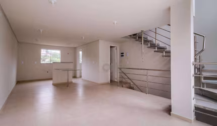 Sobrado com 2 dormitórios à venda, 137 m² por R$ 650.000,00 - Água Verde - Blumenau/SC