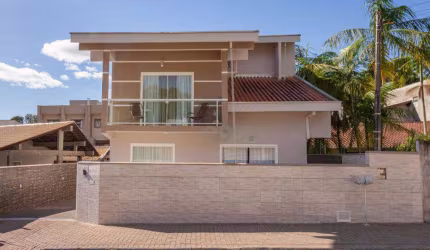 Casa com 3 dormitórios à venda, 251 m² por R$ 1.100.000,00 - Velha - Blumenau/SC
