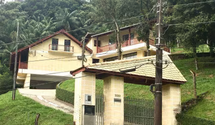 Casa com 3 dormitórios à venda, 357 m² por R$ 1.200.000,00 - Progresso - Blumenau/SC