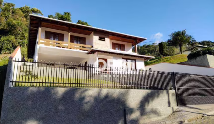 Casa com 3 dormitórios à venda, 282 m² por R$ 796.500,00 - Valparaíso - Blumenau/SC