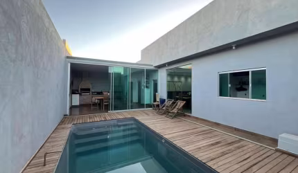 Casa para Venda em Brasília, Taguatinga Norte (Taguatinga), 3 dormitórios, 2 suítes, 1 banheiro, 4 vagas
