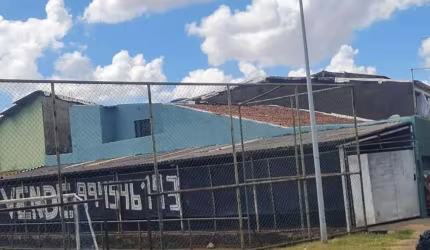 Casa para Venda em Brasília, Taguatinga Norte (Taguatinga), 4 dormitórios, 3 banheiros, 5 vagas