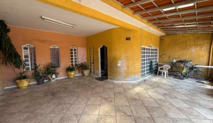 Casa para Venda em Brasília, Taguatinga Norte (Taguatinga), 3 dormitórios, 1 suíte, 2 banheiros, 3 vagas