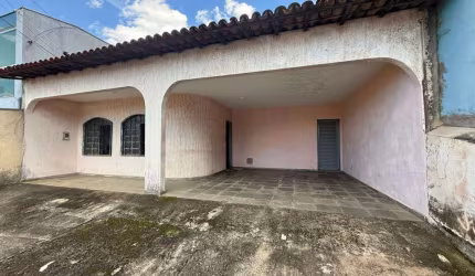 Casa para Venda em Brasília, Taguatinga Norte (Taguatinga), 5 dormitórios, 1 suíte, 1 banheiro, 4 vagas