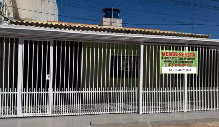 Casa para Venda em Brasília, Ceilândia Sul (Ceilândia), 3 dormitórios, 1 suíte, 3 banheiros, 2 vagas