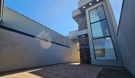 Sobrado a venda  3 dorm.  sendo 1 suíte area gourmet com piscina e churrasqueira