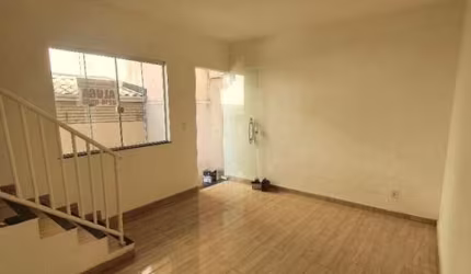 Casa para Venda em Juiz de Fora, Pqe Independencia, 2 dormitórios, 2 banheiros, 1 vaga