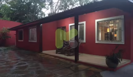 Casa Linear a Venda em Condomínio Fechado