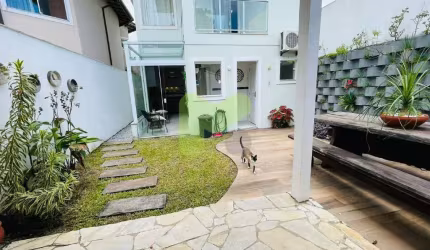 Casa a venda de alto padrão com 3 suítes no Mirante da Lagoa