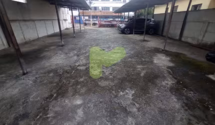 Vendo terreno plano no centro