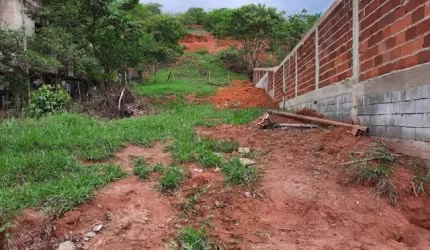 Lote em Sant. do Paraíso, B. São José