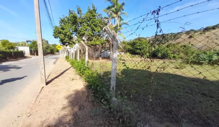 Chácara a venda no Centro de Santana do Paraíso escriturada e registrada.