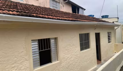 Excelente Casa Térrea no Centro da Penha