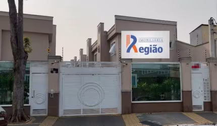 Condominio Fechado com 2 dorm. Sala, suite e vaga de garagem