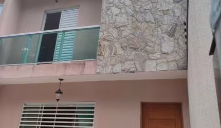 Sobrado com 3 dormitórios e uma  vaga  na Região do Penha
