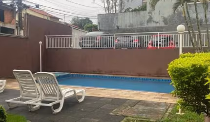 Apartamento com 2 dormitórios e 1 vaga na Região da Vila Ré, lazer com piscina