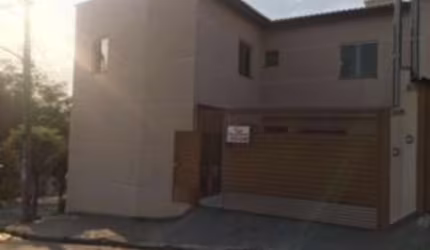 Sobrado na região de itaquera com 3 dormitorios e 1 suite .
