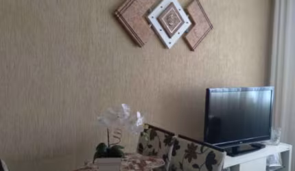 APARTAMENTO NA REGIÃO DA PENHA COM 2 DORMITORIOS E 1 VAGA .