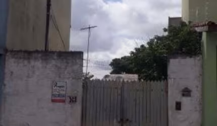 CASA TERREA NA REGIÃO DA VILA RE