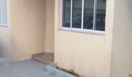 SOBRADO EM CONDOMINIO NA REGIÃO DA VILA RE