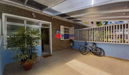 Casa Sobreposta Baixa Geminada à venda ,71 m², Embaré, Santos/SP.