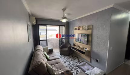 Apartamento de 2 Quartos, 2 Banheiros, com 2 Elevadores, de Frente, com Piscina e Churrasqueira - Uma Suíte[