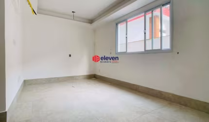 CASA TRIPLEX COM 145 M² À VENDA EM VILLAGIO NO GONZAGA!