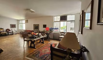 Apartamento á venda, uma quadra da praia do Gonzaga