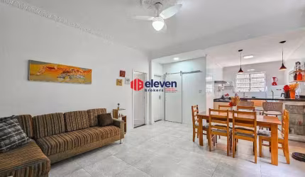 Apartamento 2 dormitórios a duas quadras da praia no Boqueirão
