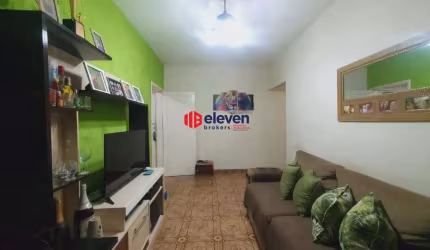 Aconchegante Apartamento Térreo com 2 Dormitórios no Marapé, Santos